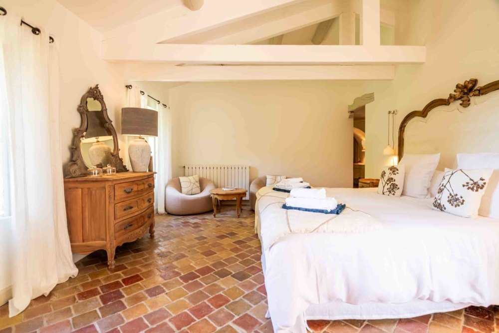 Photographs of Mas des Papillons villa in Provence - Image 23 of 45