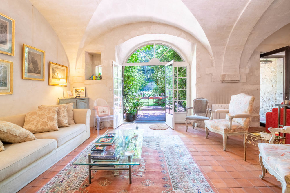 Photographs of Mas de Montolivet villa in Provence - Image 5 of 42
