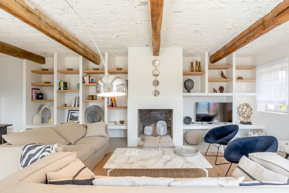 Photographs of Mas la Mirande villa in Provence - Image 7 of 49