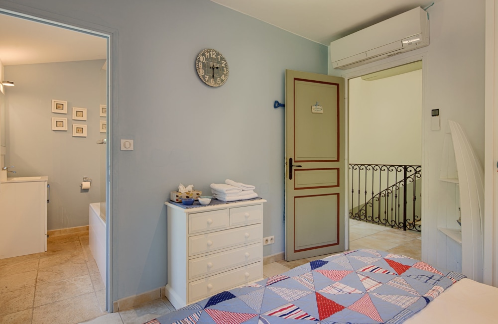 Photographs of Le Mas de la Route Neuve villa in Provence - Image 23 of 45
