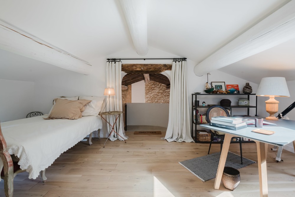 Photographs of Mas des Bleuets villa in Provence - Image 33 of 44