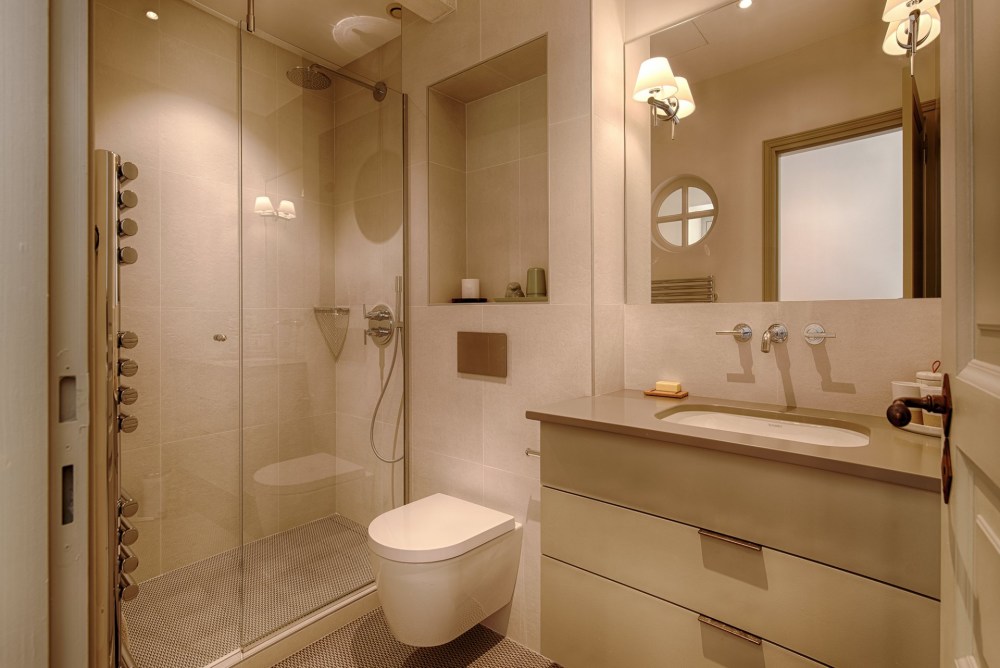 Photographs of Mas Daudet villa in Provence - Image 29 of 40