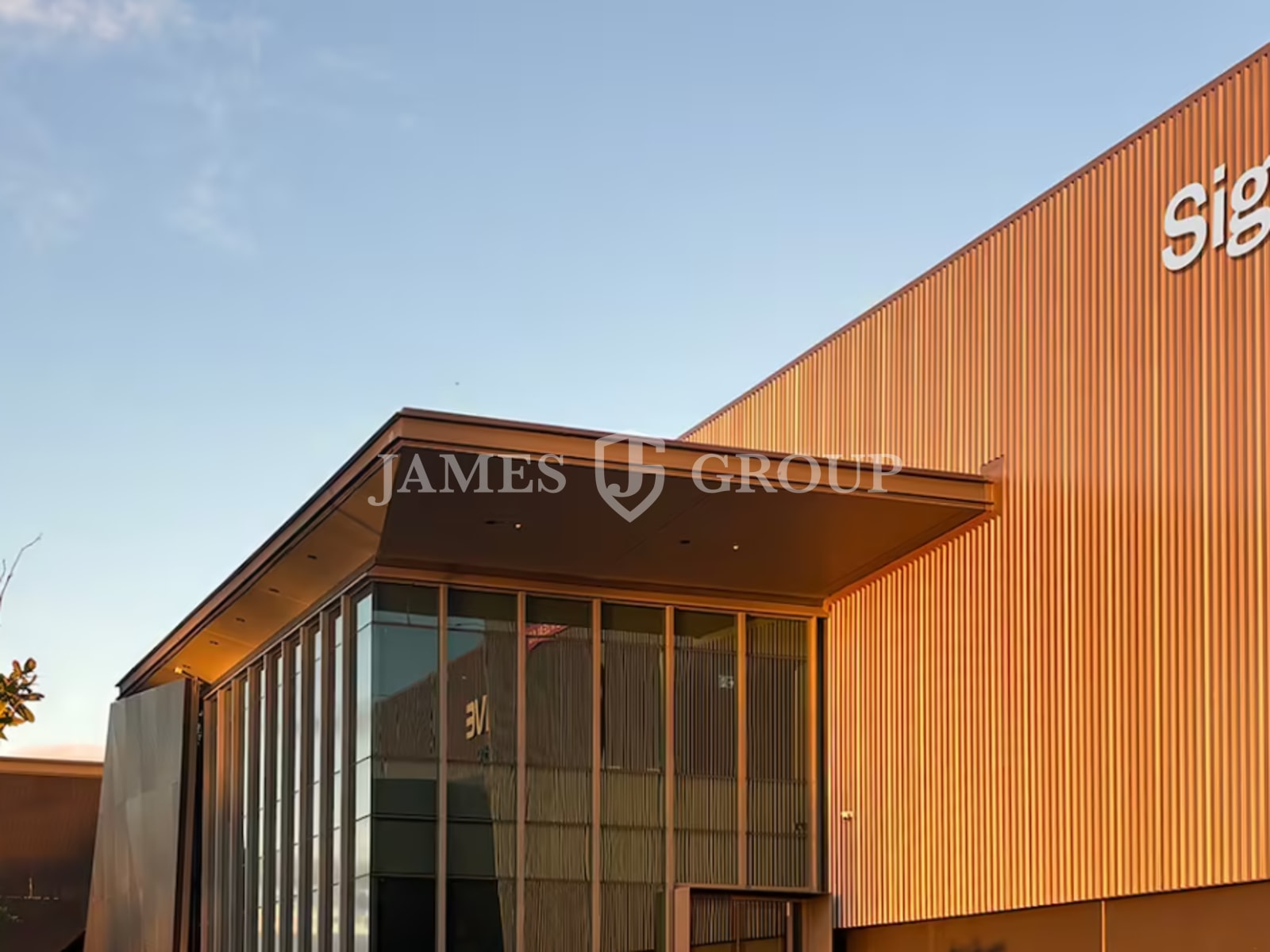 High-profile A-grade Warehouse | + 22 Carparks