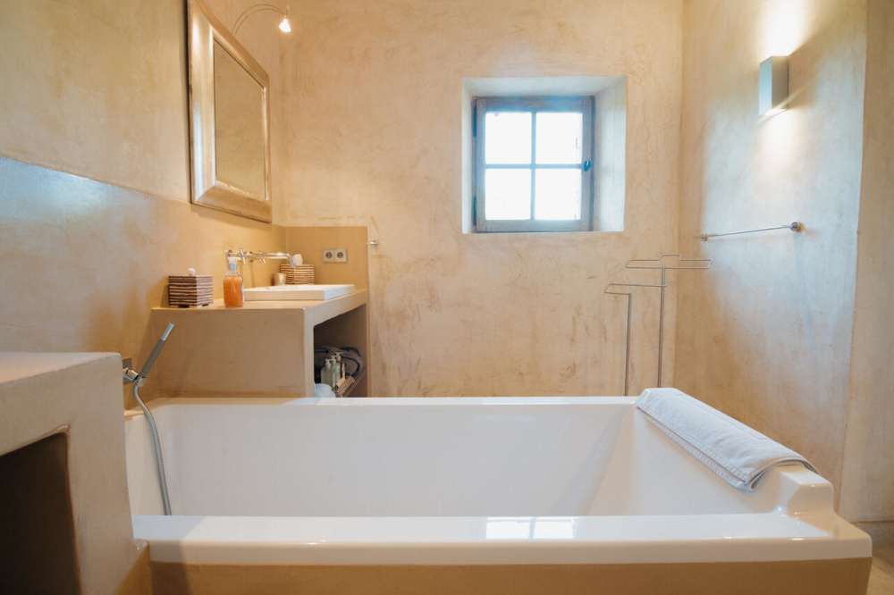 Photographs of Bastide du Calavon villa in Provence - Image 26 of 57
