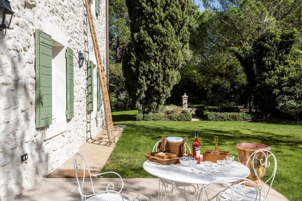 Photographs of Mas du Lauzange villa in Provence - Image 40 of 43