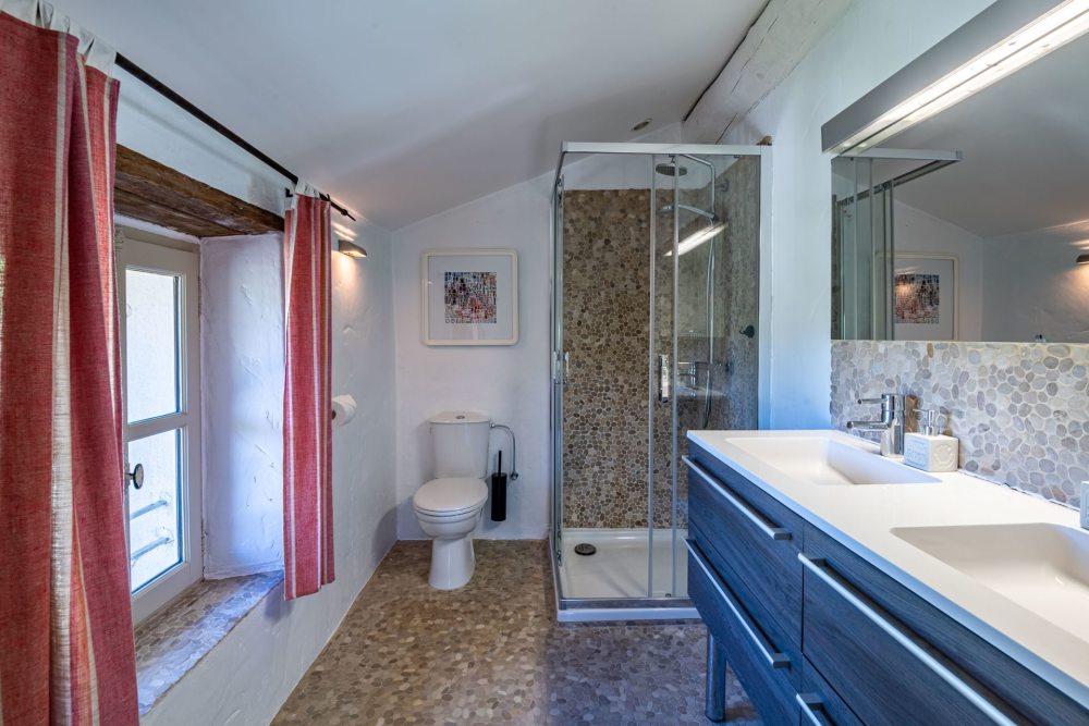 Photographs of Mas de la Salamandre villa in Provence - Image 35 of 57