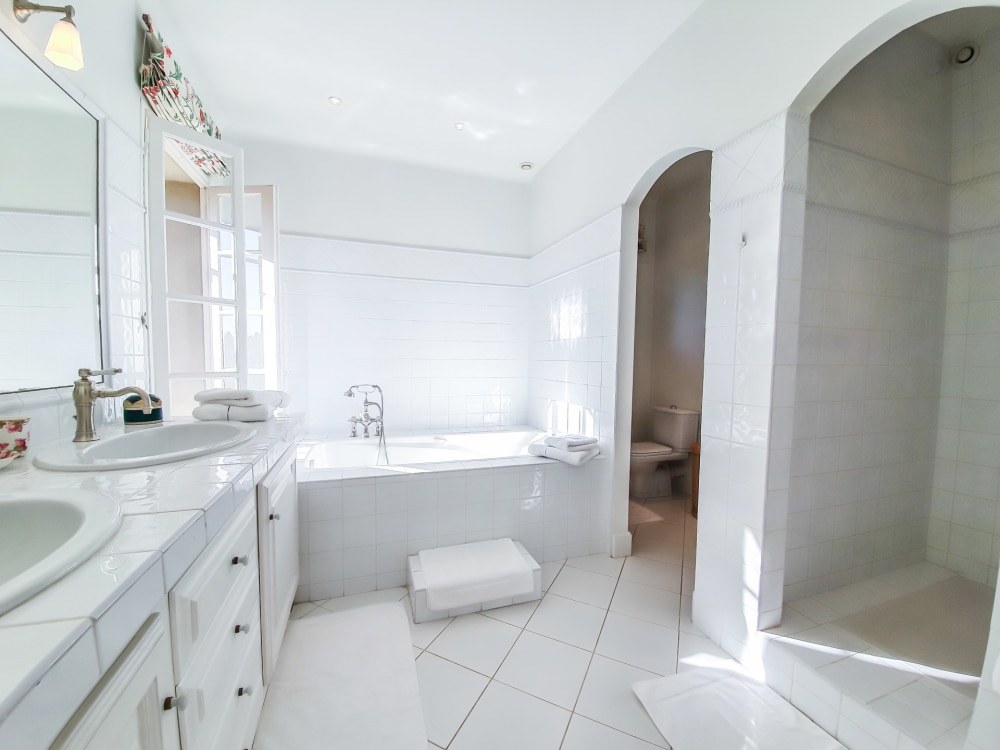 Photographs of Mas d’Olivia villa in Provence - Image 13 of 39