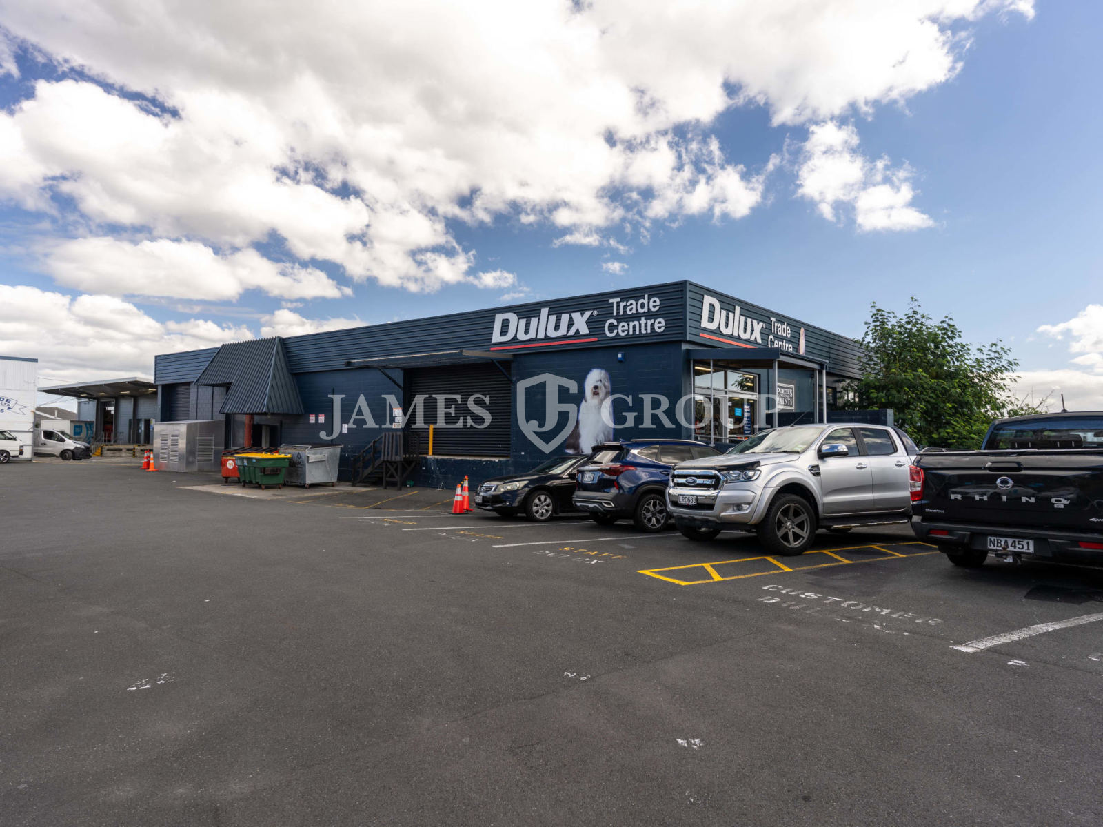600sqm Kingsland Office With Roller Door