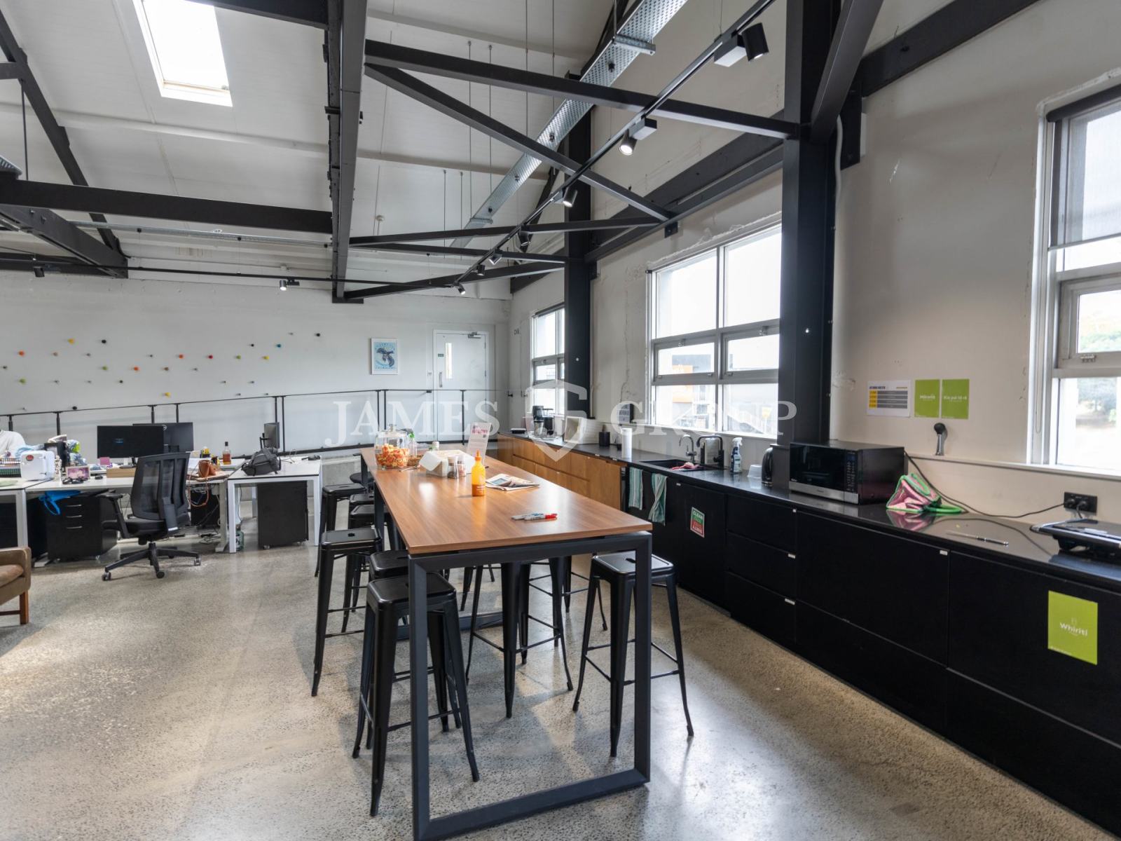 City Fringe Office With Excellent Transport Links