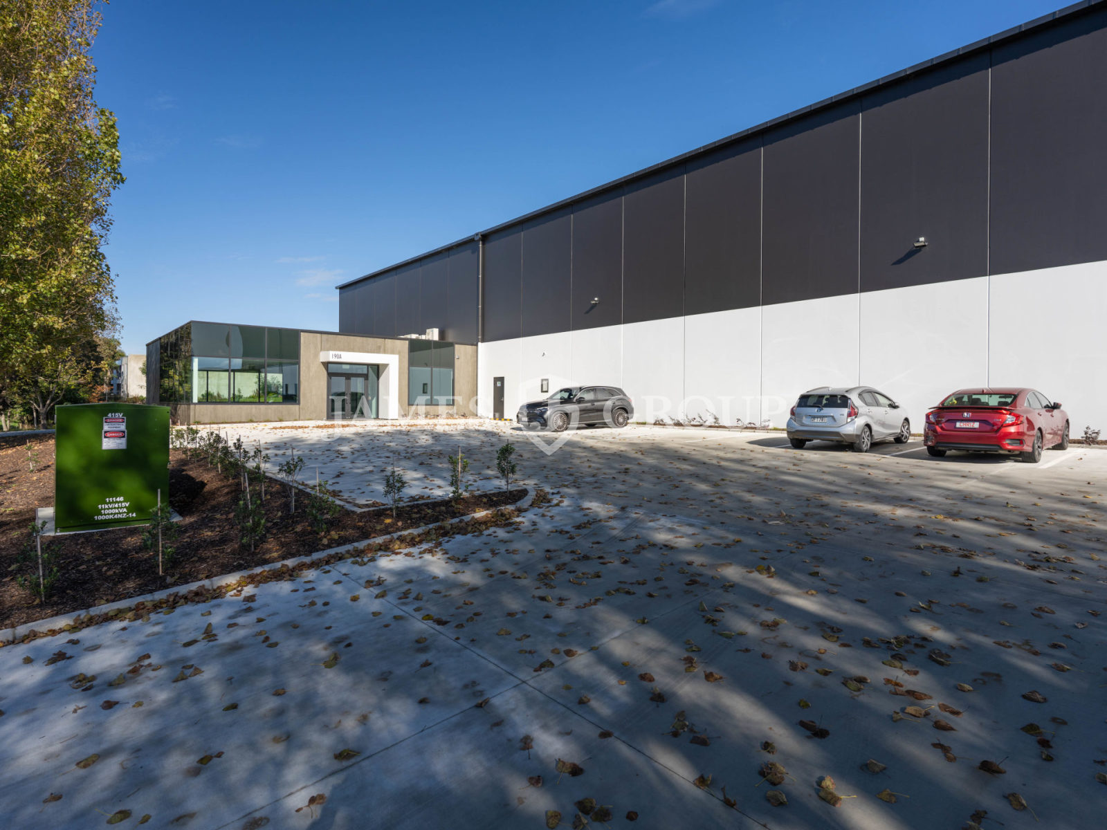 Brand New High-stud Unit – Drive-through Access