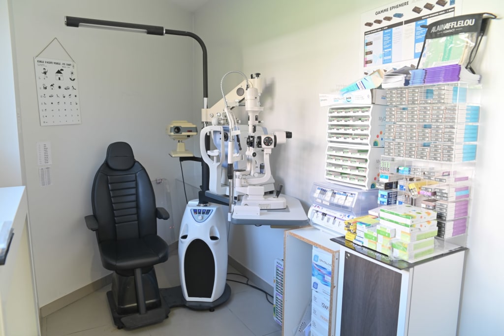 Magasin Opticien 16 rue Jacques Cartier 35340 LIFFRÉ intérieur