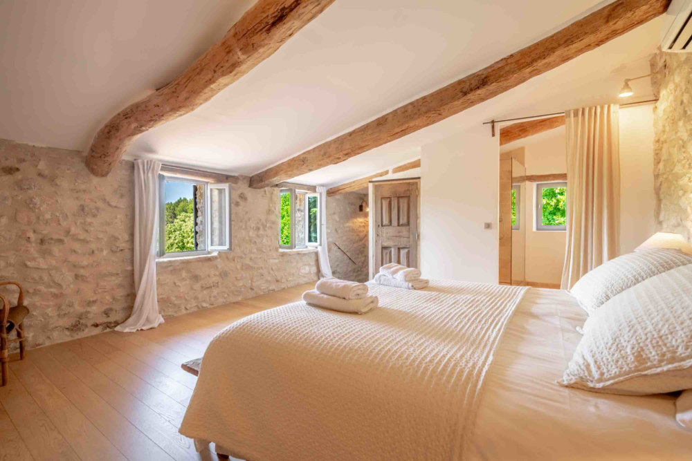 Photographs of La Farinette villa in Provence - Image 15 of 33