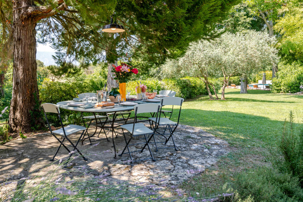 Photographs of Mas de la Plume villa in Provence - Image 13 of 39