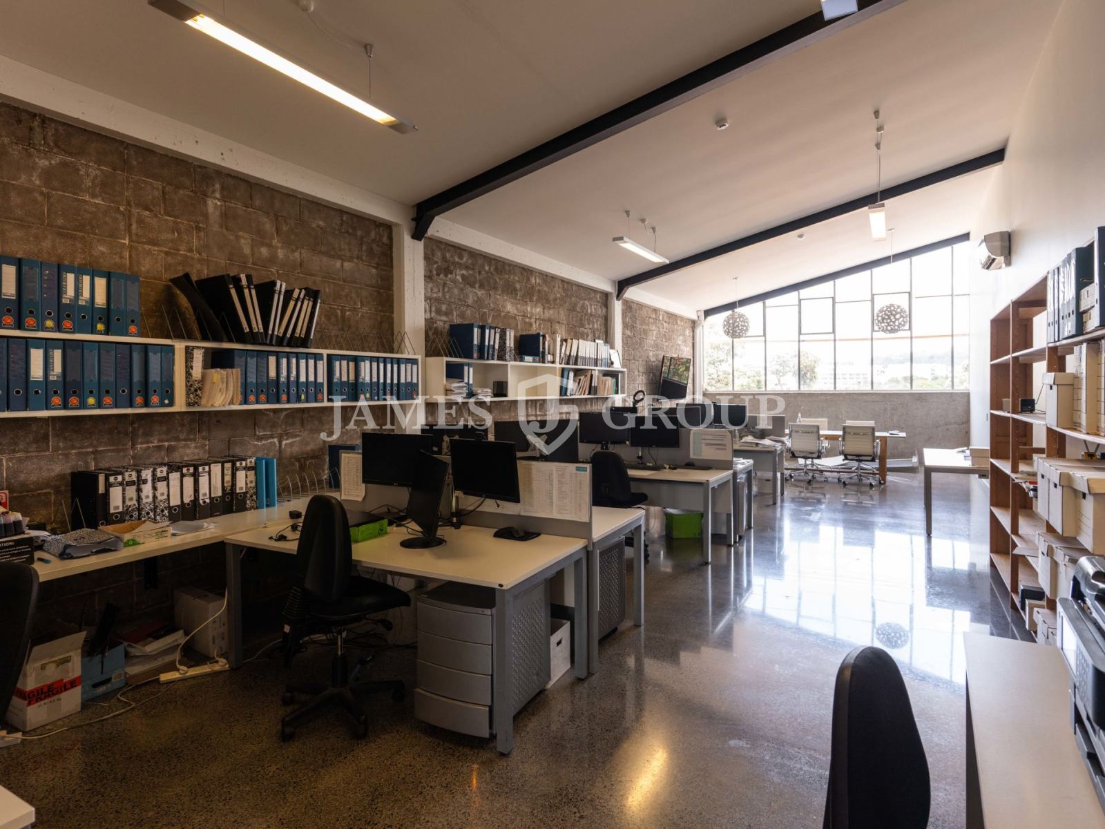 Sought-after City Fringe Space With Parking