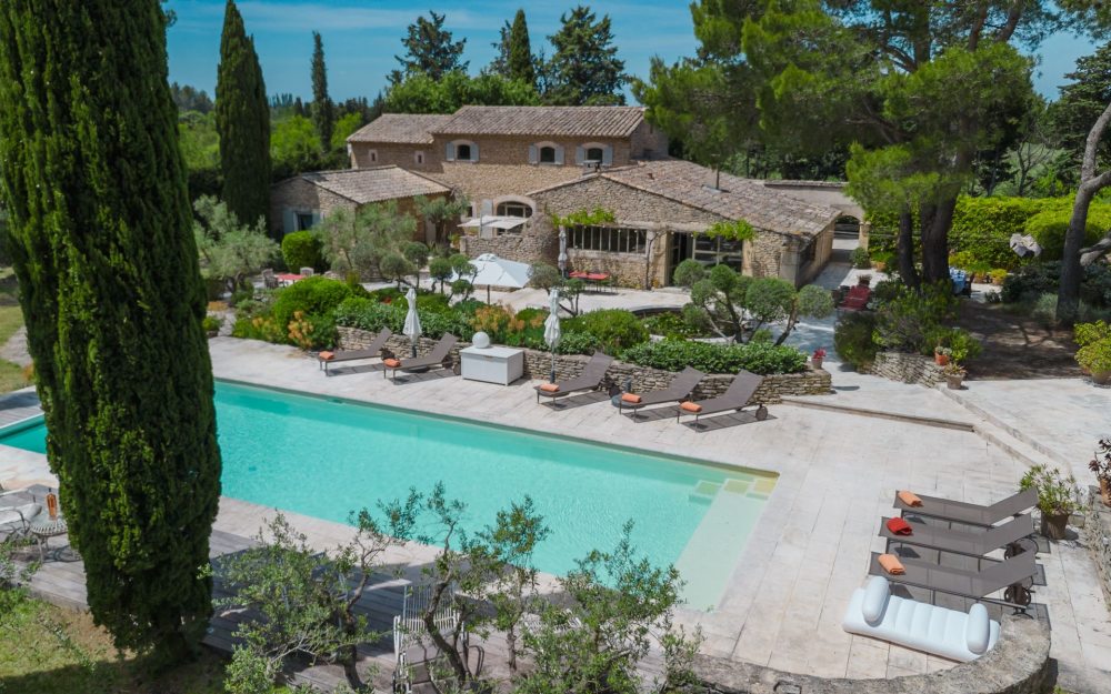 Photographs of Mas des Nénuphars villa in Provence - Image 1 of 54