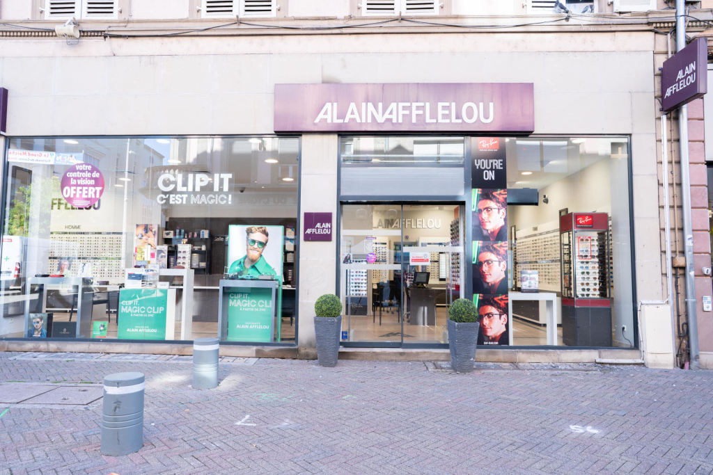 Magasin Opticien 1 rue Sainte Croix 57200 SARREGUEMINES extérieur