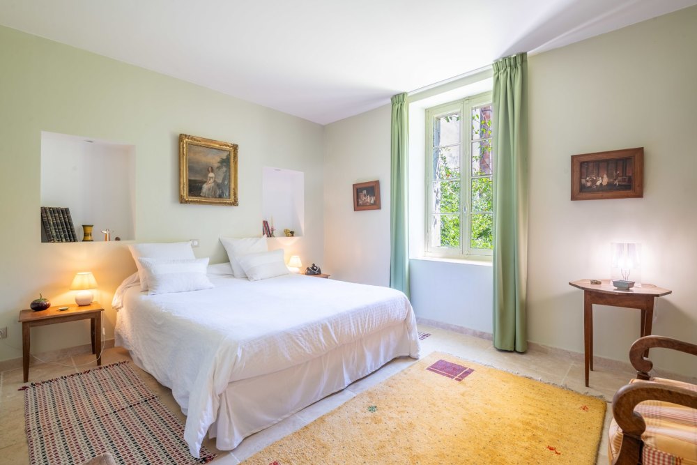 Photographs of Mas de Montolivet villa in Provence - Image 22 of 42
