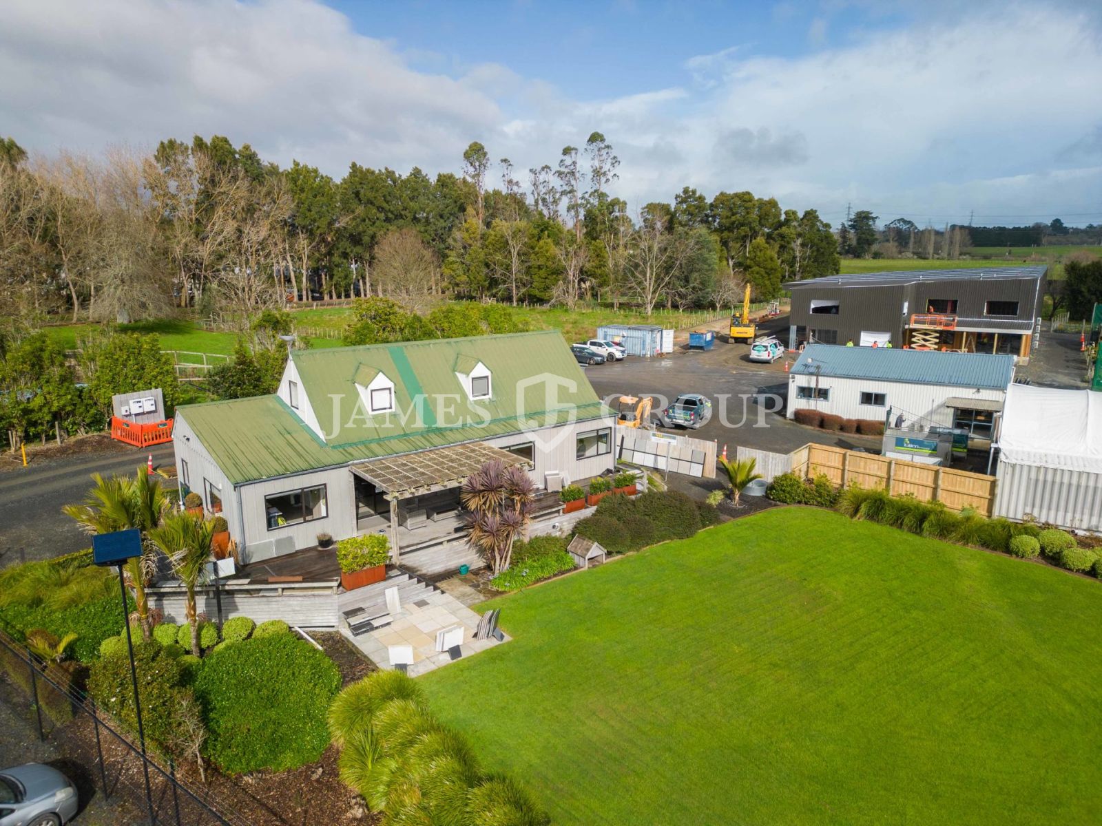 Flexible Options! Secure Yard, Office & Workshop