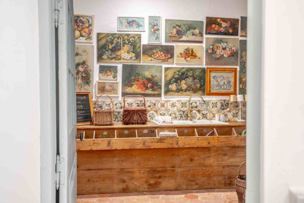 Photographs of Mas Provencal villa in Provence - Image 12 of 38