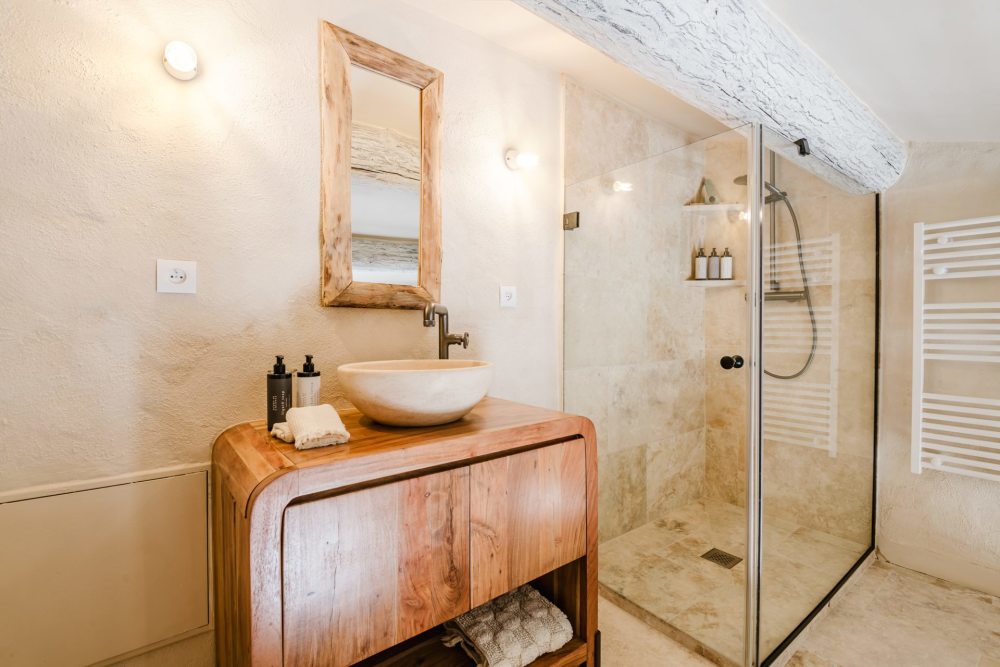 Photographs of Le Hameau de Sénanque villa in Provence - Image 38 of 60