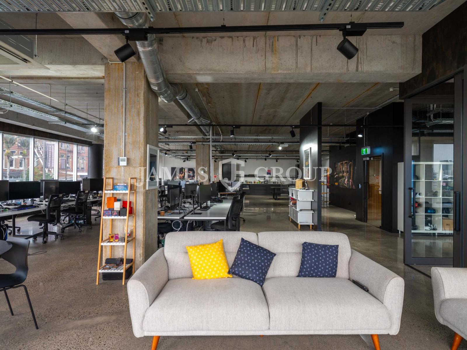Versatile Office With Outdoor Deck On K Road