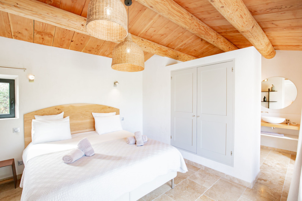 Photographs of Mas Eole villa in Provence - Image 33 of 39