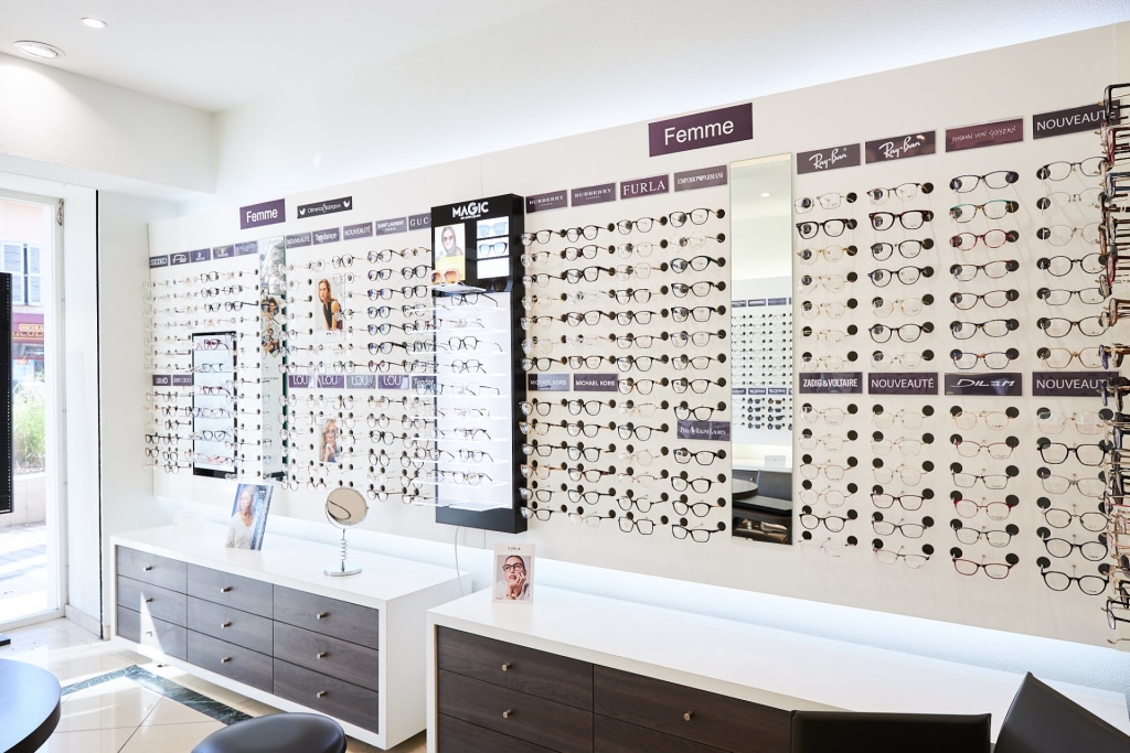 Magasin Opticien 72 avenue Francis Tonner 06150 CANNES intérieur