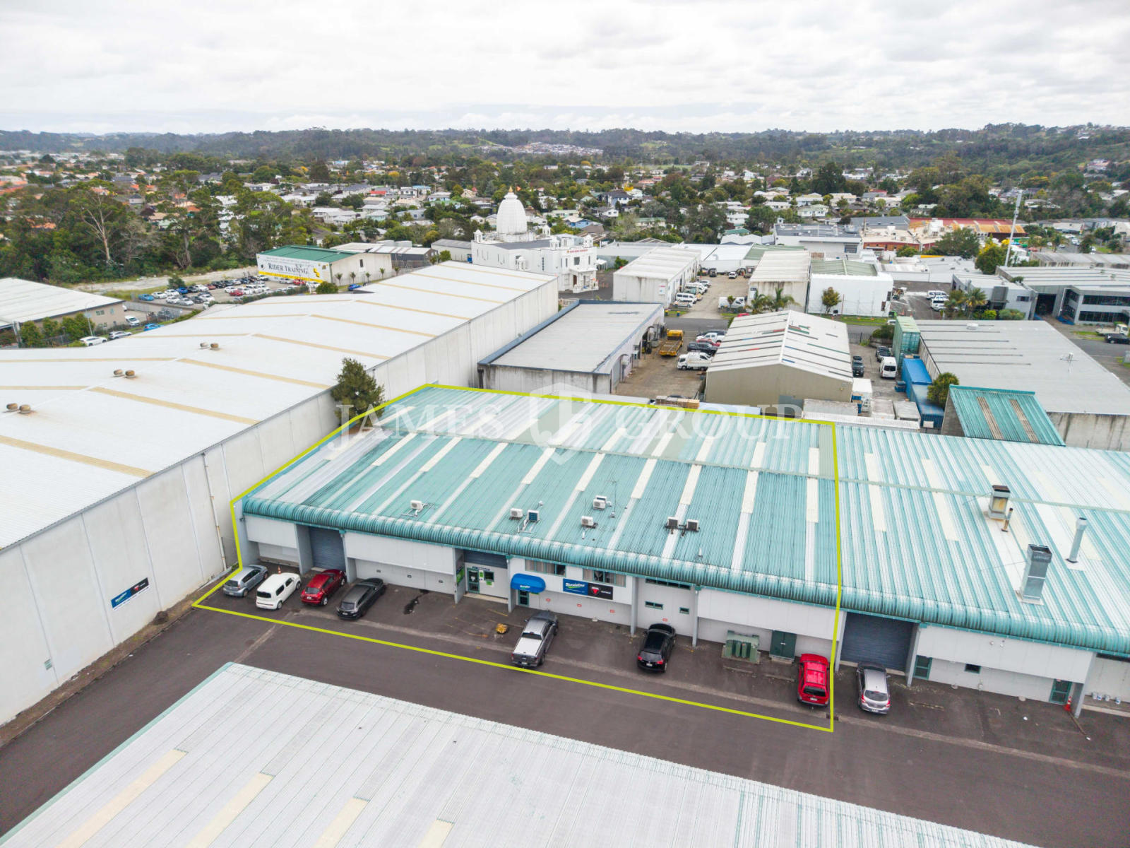 High Stud Henderson Warehouse + Mpi Approved Yard
