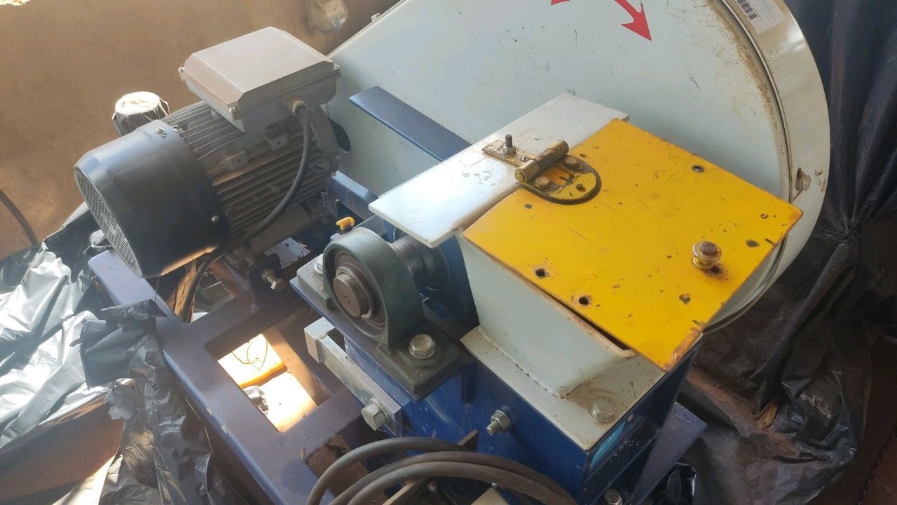 Laboratory Mill with Three-Phase Electric Motor 2 HP â 220V