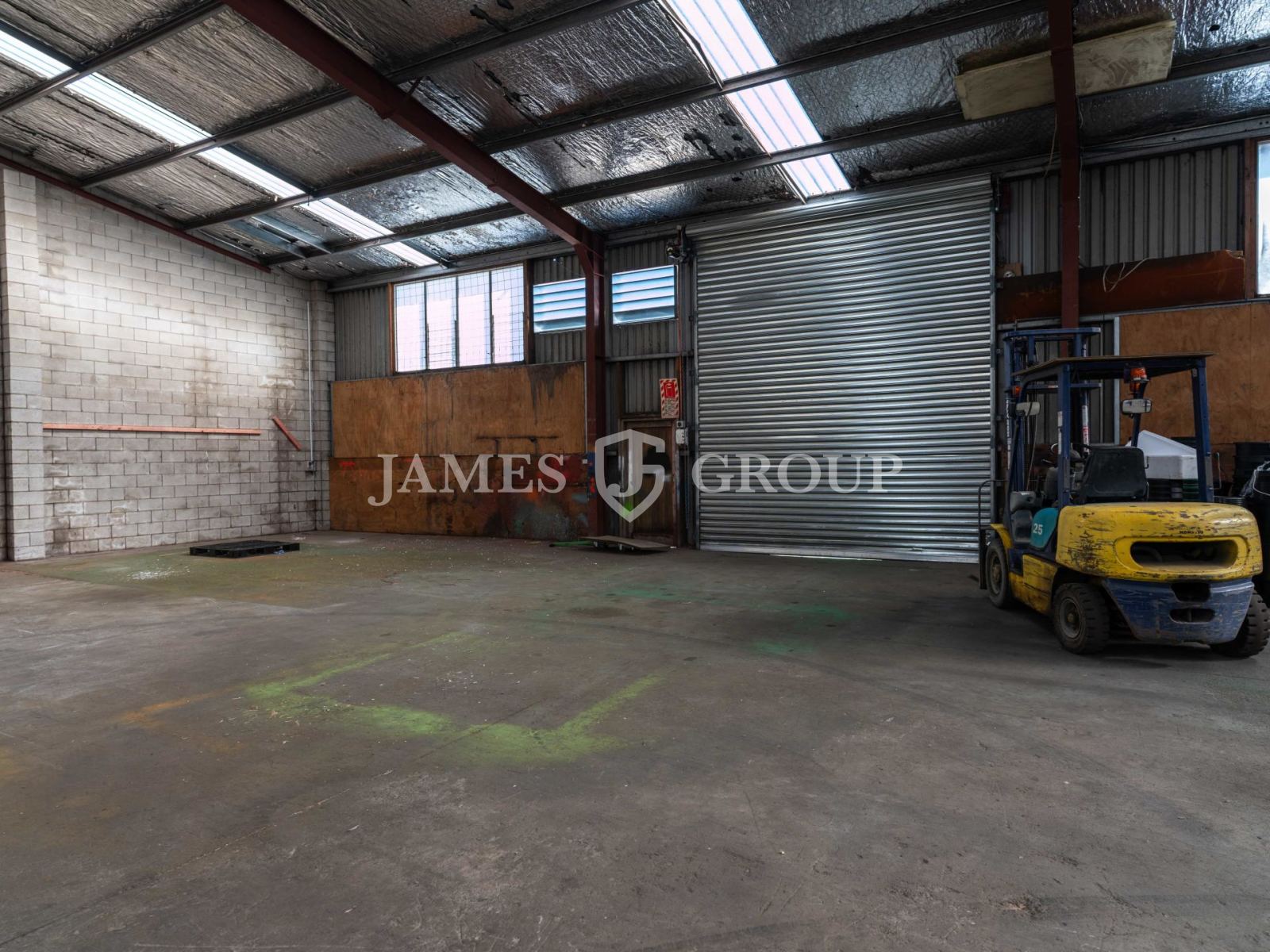 High-stud Heavy Industry Warehouse & Yard