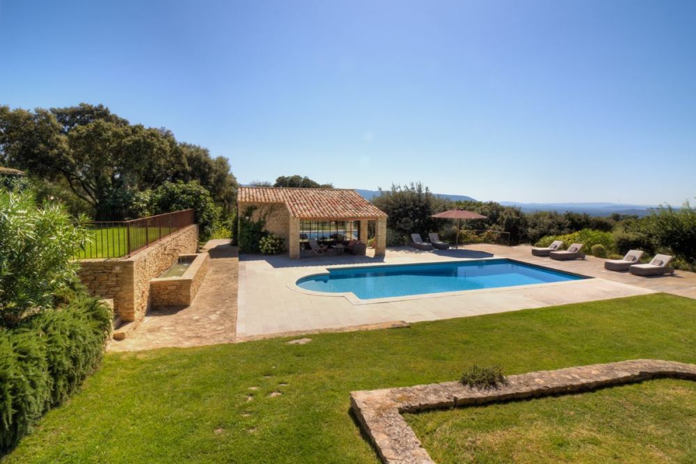 Photographs of Mas de Bellecour villa in Provence - Image 32 of 37
