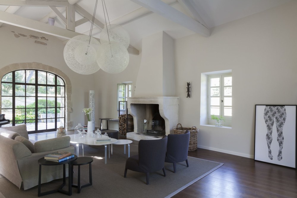 Photographs of Mas la Calade villa in Provence - Image 7 of 38
