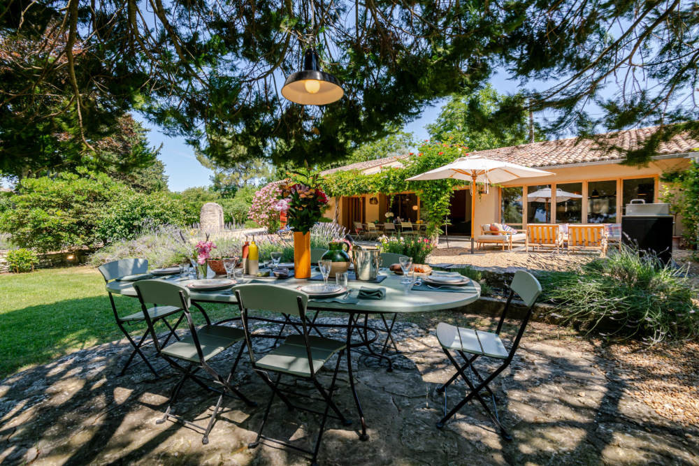 Photographs of Mas de la Plume villa in Provence - Image 5 of 39