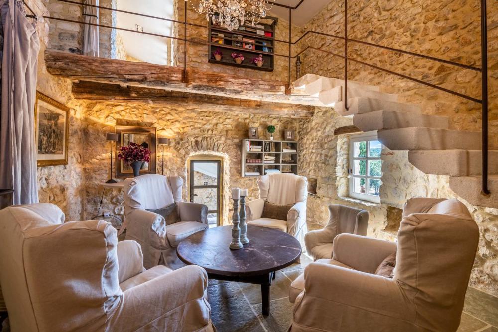 Photographs of Mas des Gardois villa in Provence - Image 19 of 58