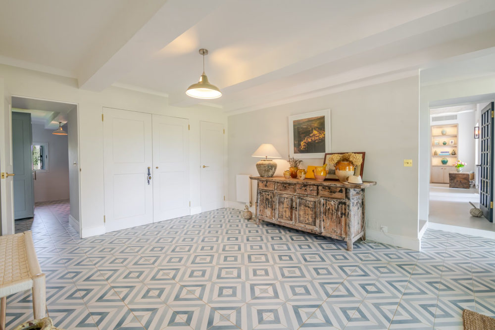 Photographs of Petit Mas des Splendeurs villa in Provence - Image 10 of 46