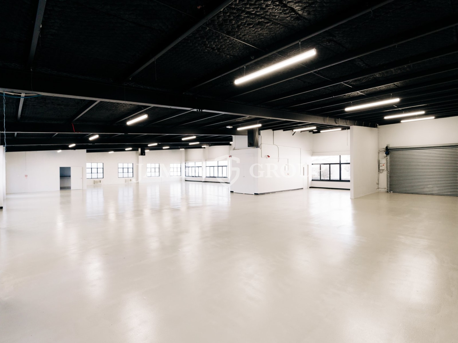 Office Or Warehouse Or High-end Showroom