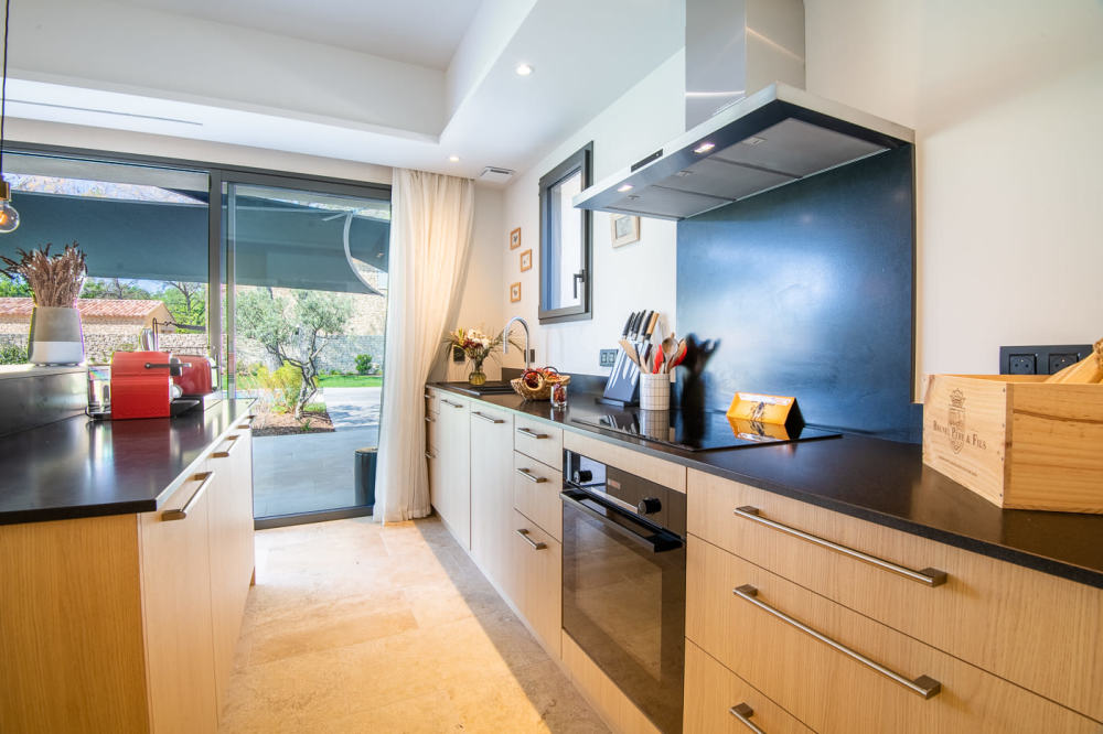 Photographs of La Belle Vie villa in Provence - Image 5 of 33
