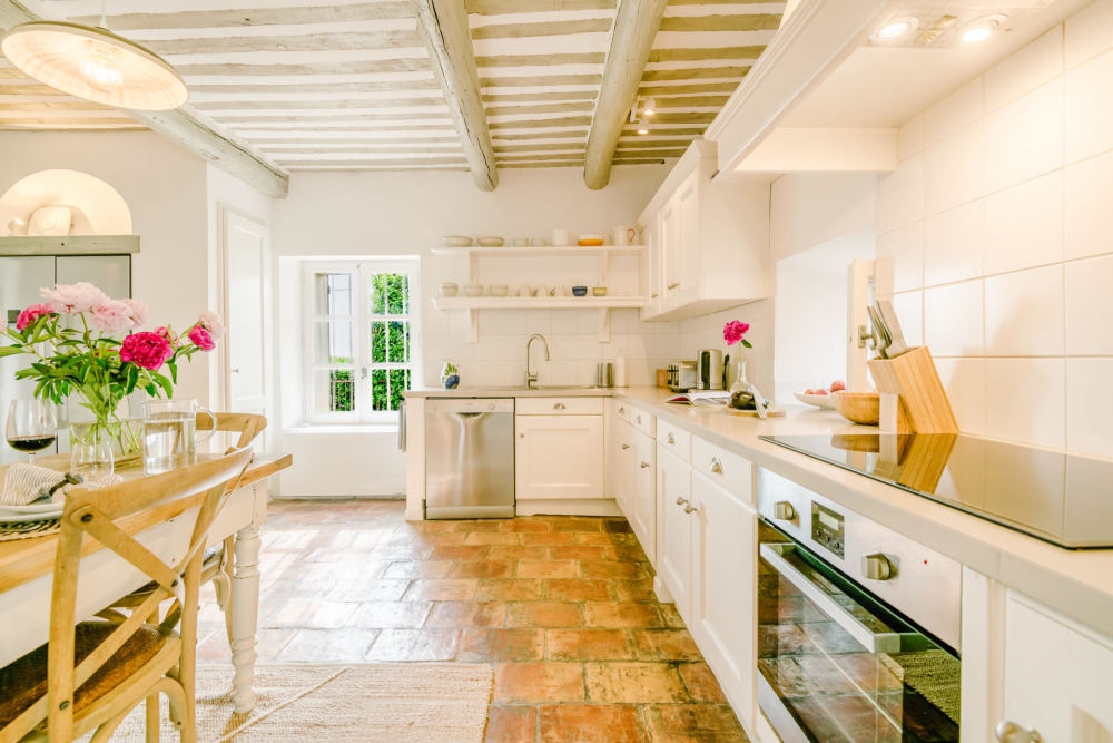 Photographs of Mas des Cinq Sens villa in Provence - Image 9 of 37