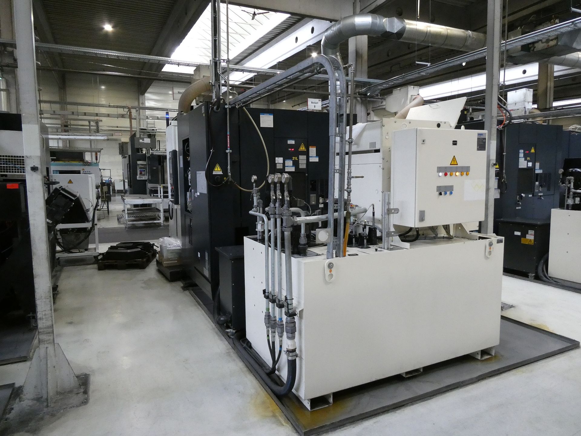CNC Machining Center-Makino - Image 9