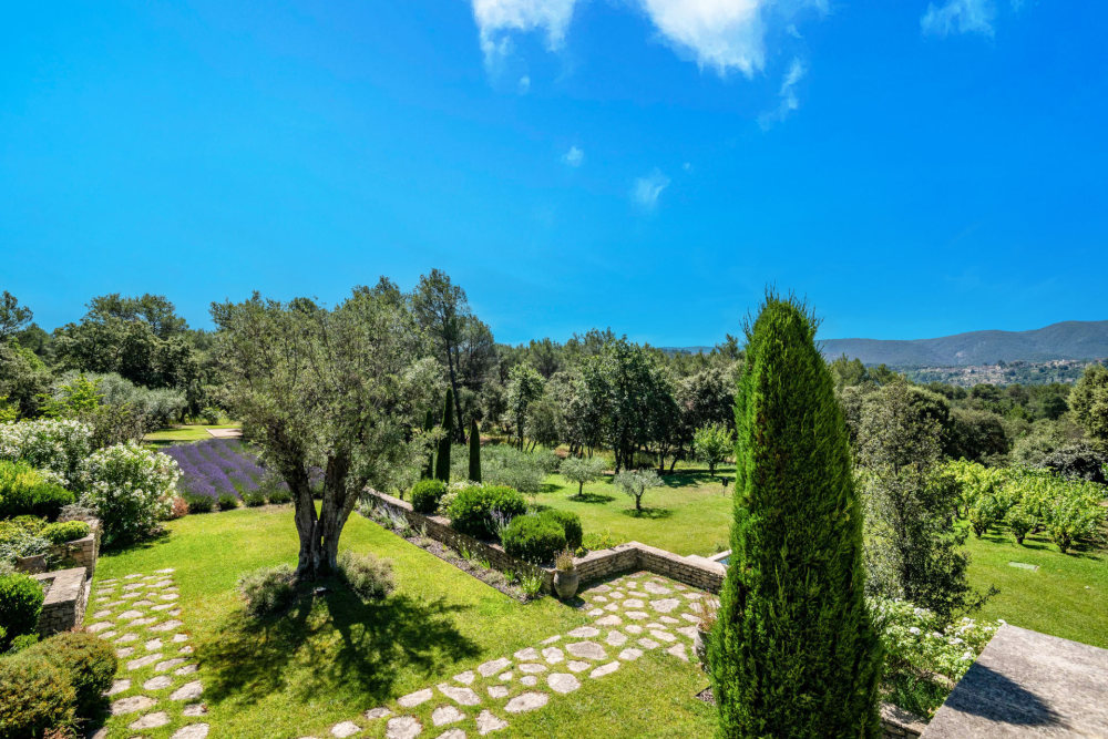 Photographs of Mas des Constellations villa in Provence - Image 4 of 49