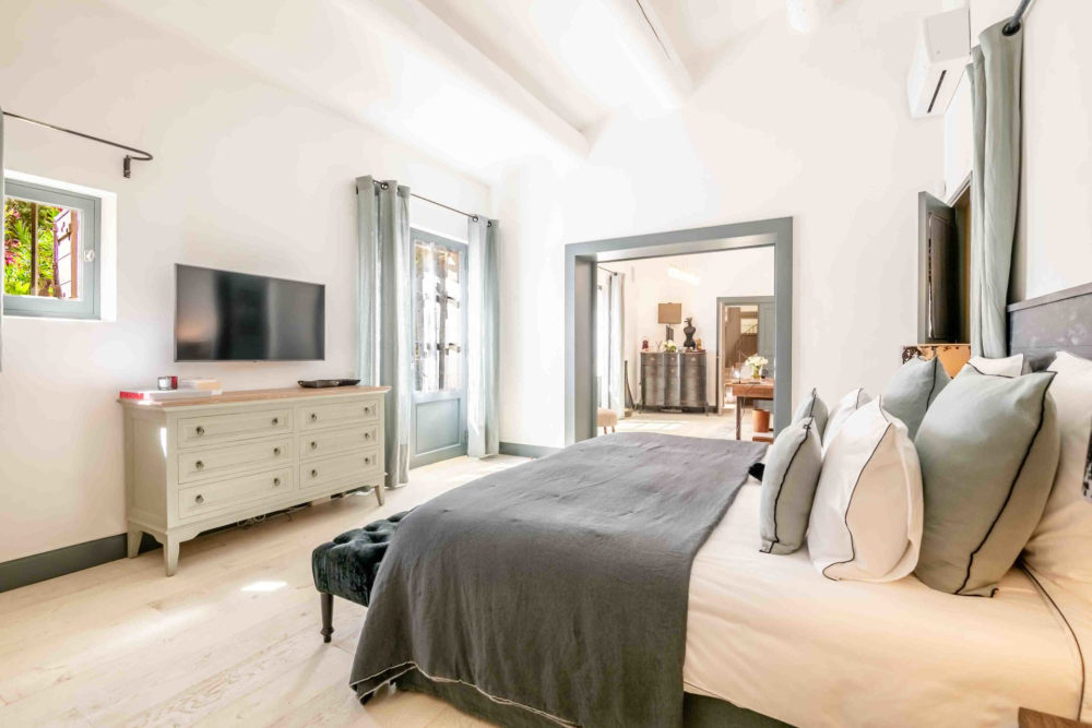 Photographs of Domaine de Villeblanche villa in Provence - Image 24 of 60