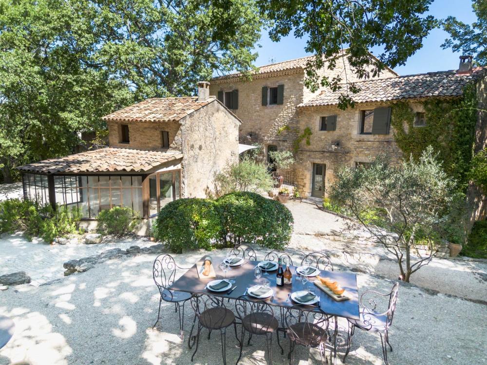 Photographs of Mas les Gardiols villa in Provence - Image 29 of 43