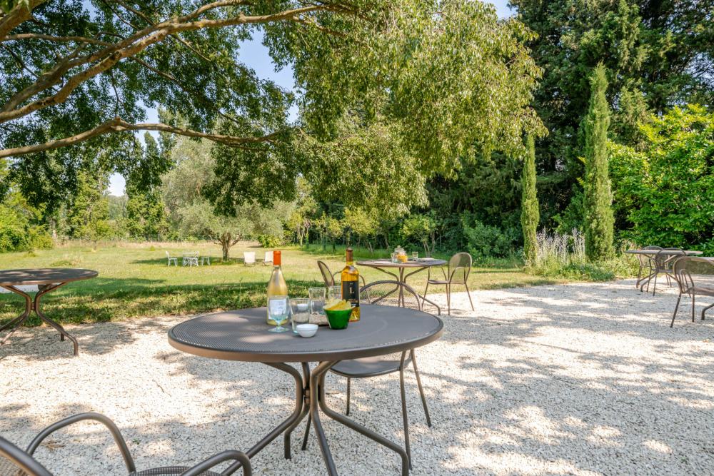 Photographs of Mas des Pêchers villa in Provence - Image 19 of 52