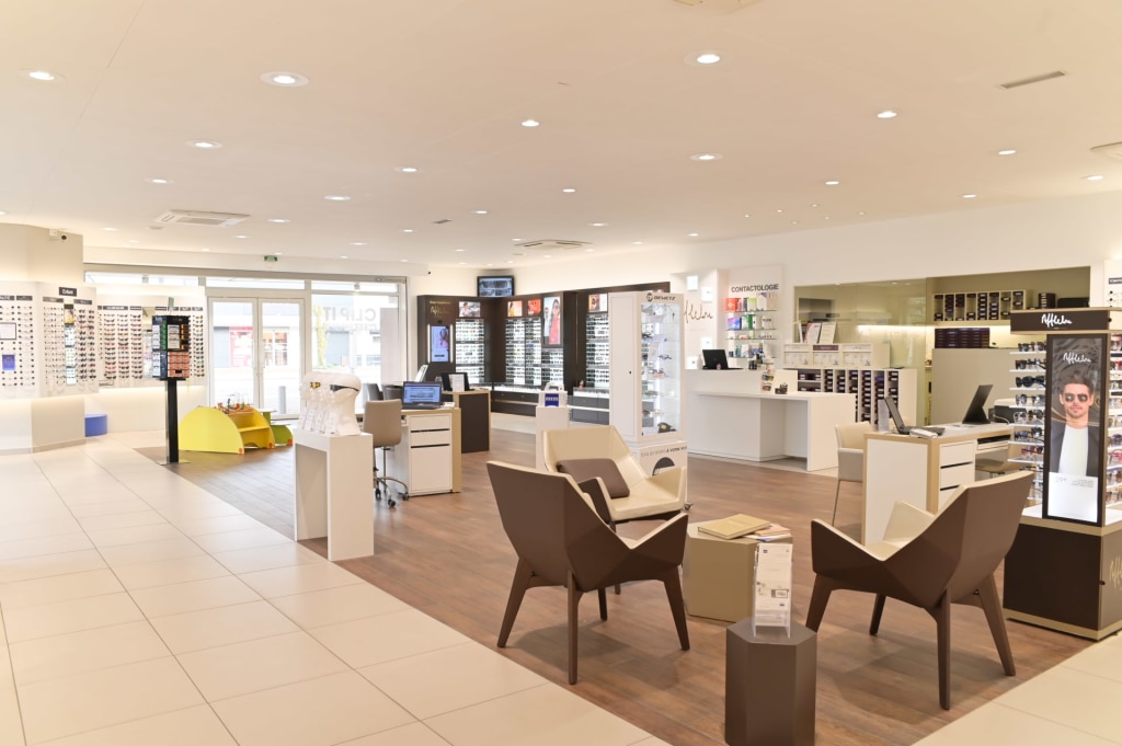 Magasin Opticien Forum de la Gare 35300 FOUGÈRES intérieur