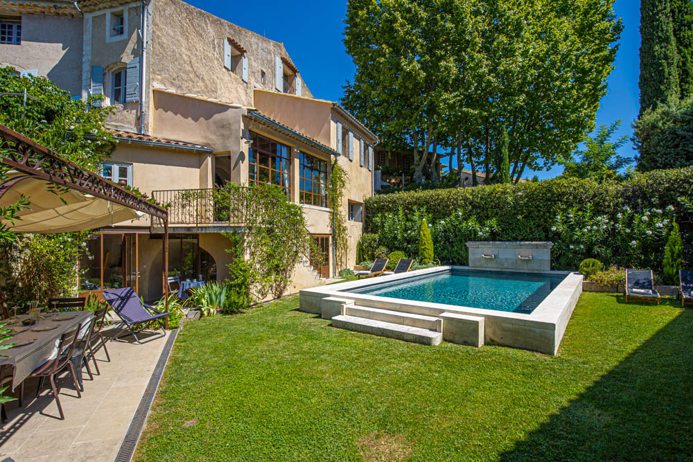 Photographs of Villa Lourmarine villa in Provence - Image 1 of 30