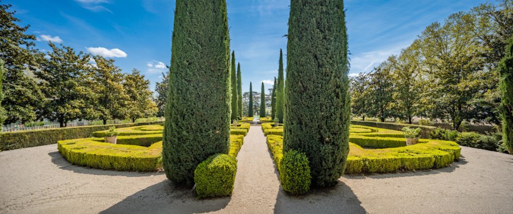 Photographs of Chateau de Sannes villa in Provence - Image 3 of 61