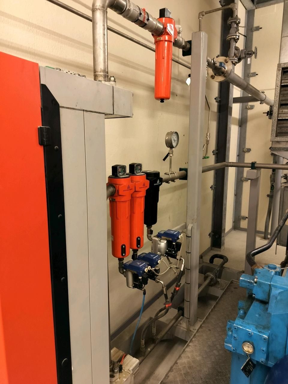 Compressors with dryers-Hydrovane - Image 10