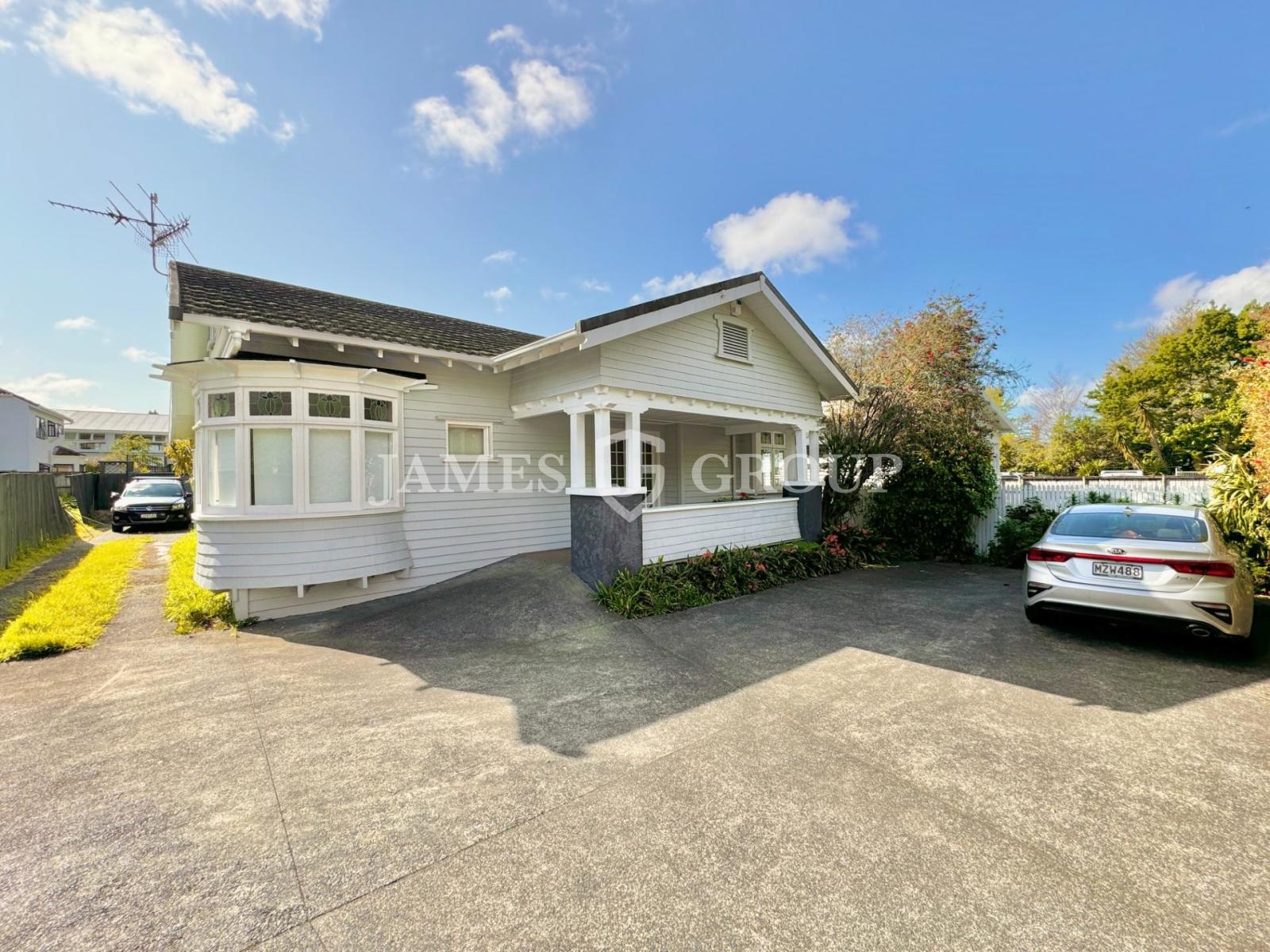 High Profile Greenlane Villa Office