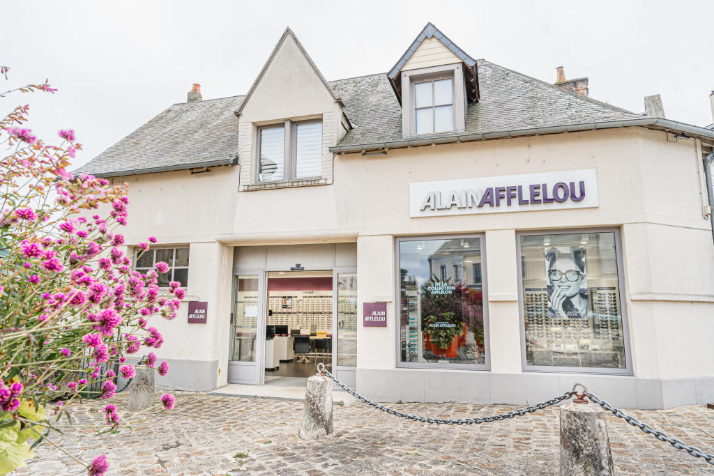 Magasin Opticien 1 place Saint Julien 72400 LA FERTÉ-BERNARD