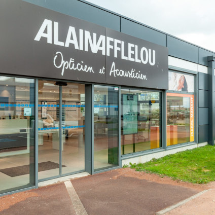 Magasin Opticien Place de Cantorbery 62231 COQUELLES intérieur